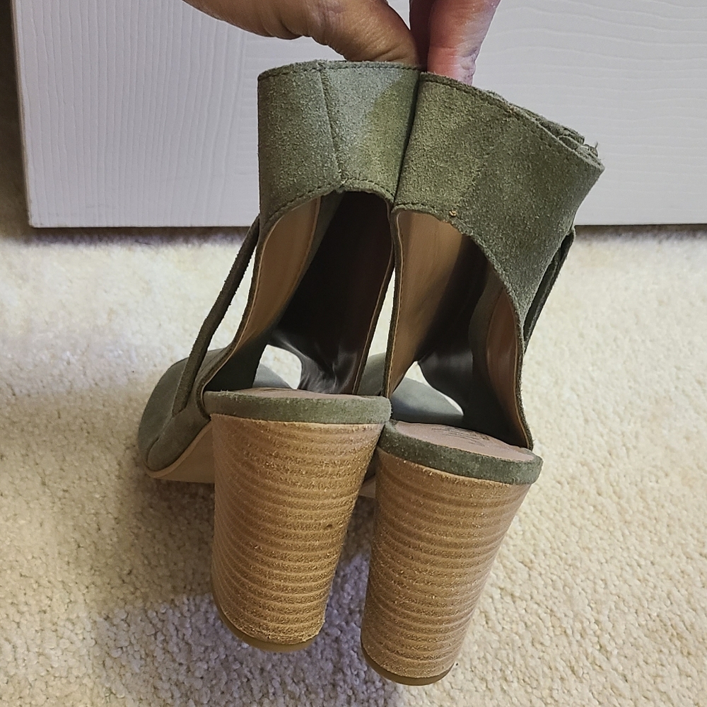 Green booties - Picture 3 of 6